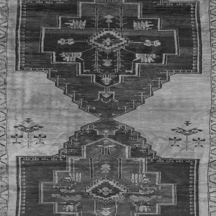 Serging Thickness of Machine Washable Persian Gray Traditional Rug, wshtr3528gry