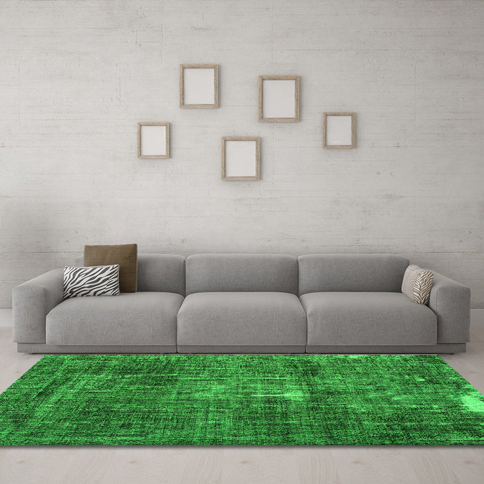 Machine Washable Persian Green Traditional Area Rugs in a Living Room,, wshtr3530grn