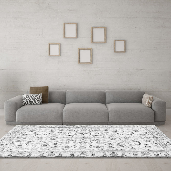 Machine Washable Persian Gray Traditional Rug in a Living Room,, wshtr3531gry