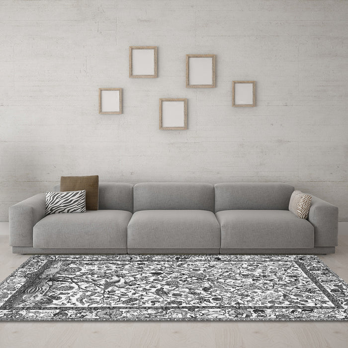 Machine Washable Persian Gray Traditional Rug in a Living Room,, wshtr3533gry