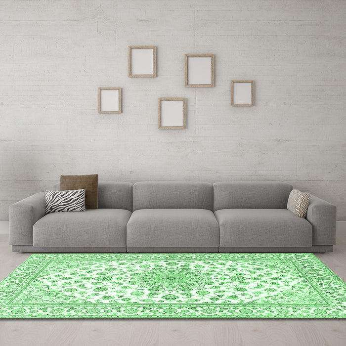 Machine Washable Persian Emerald Green Traditional Area Rugs in a Living Room,, wshtr3535emgrn