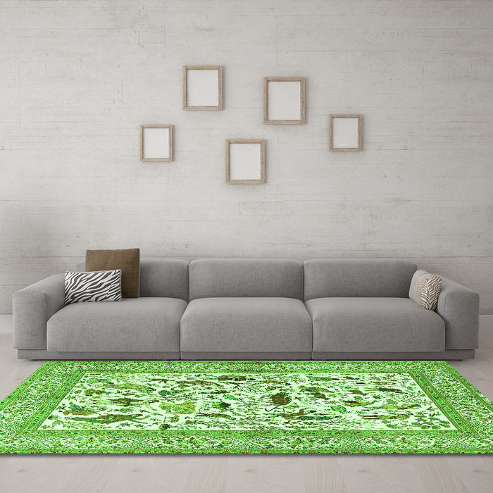 Machine Washable Animal Green Traditional Area Rugs in a Living Room,, wshtr3539grn