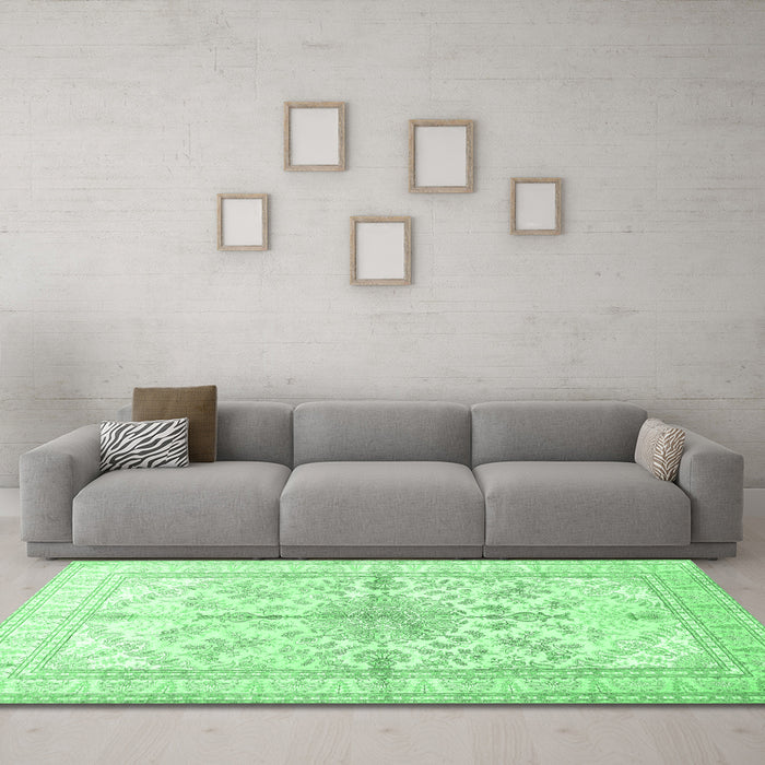 Machine Washable Medallion Emerald Green Traditional Area Rugs in a Living Room,, wshtr353emgrn
