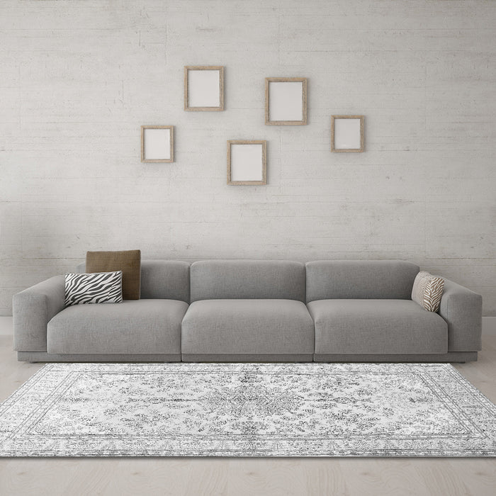 Machine Washable Medallion Gray Traditional Rug in a Living Room,, wshtr353gry