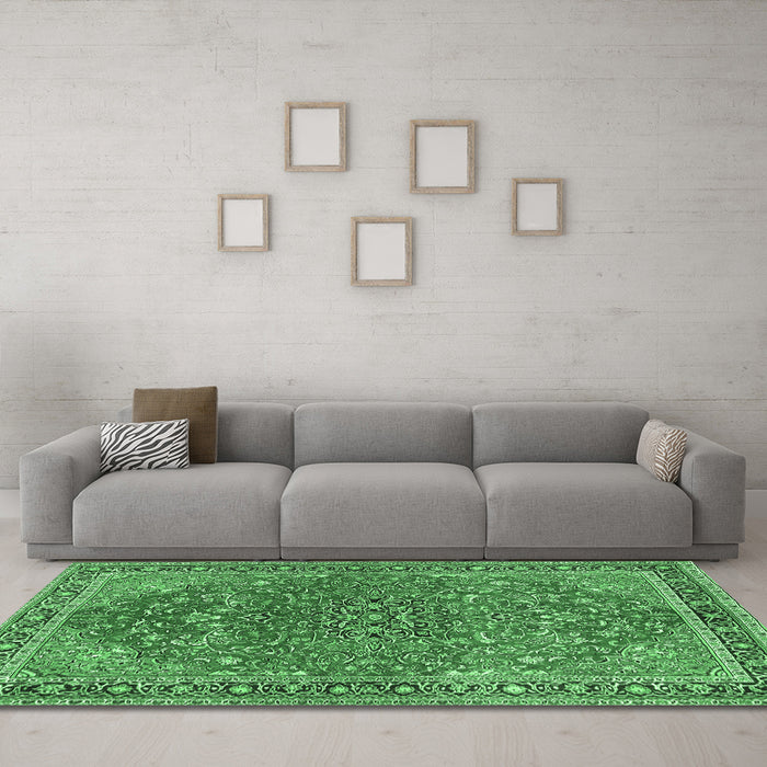 Machine Washable Persian Emerald Green Traditional Area Rugs in a Living Room,, wshtr3542emgrn