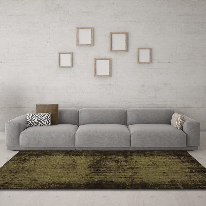 Machine Washable Persian Brown Traditional Rug in a Living Room,, wshtr3543brn