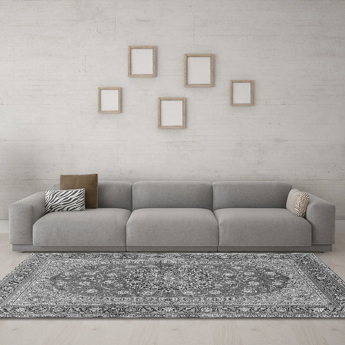 Machine Washable Persian Gray Traditional Rug in a Living Room,, wshtr3544gry
