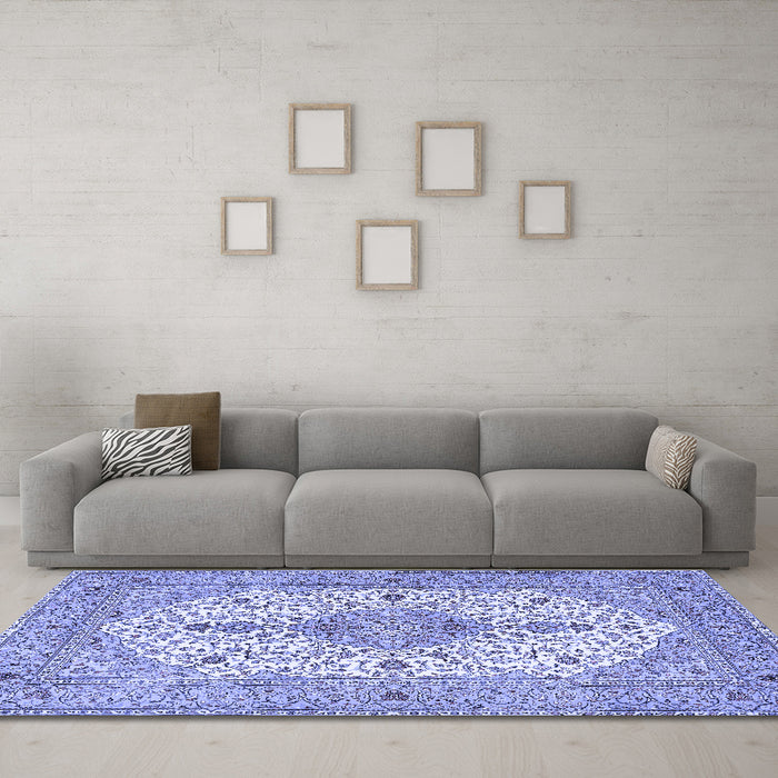 Machine Washable Persian Blue Traditional Rug in a Living Room, wshtr3545blu