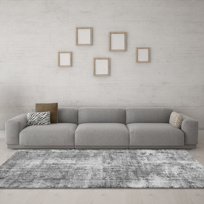 Machine Washable Persian Gray Traditional Rug in a Living Room,, wshtr3547gry