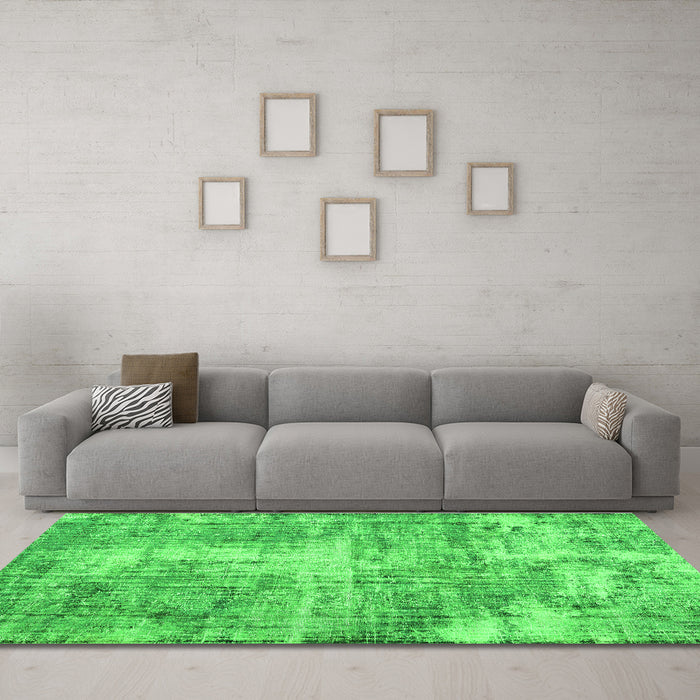 Machine Washable Persian Green Traditional Area Rugs in a Living Room,, wshtr3547grn