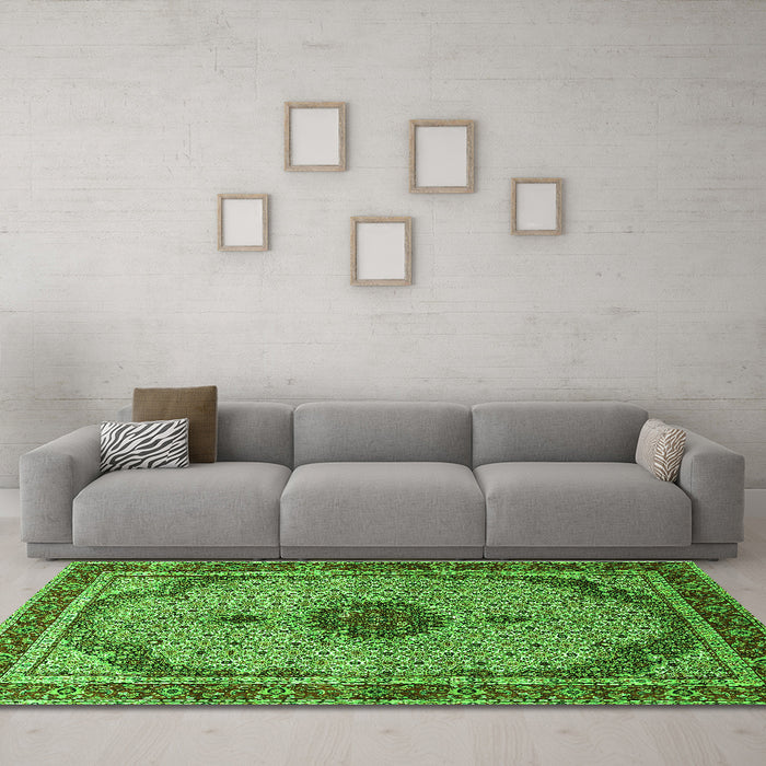 Machine Washable Persian Green Traditional Area Rugs in a Living Room,, wshtr3548grn