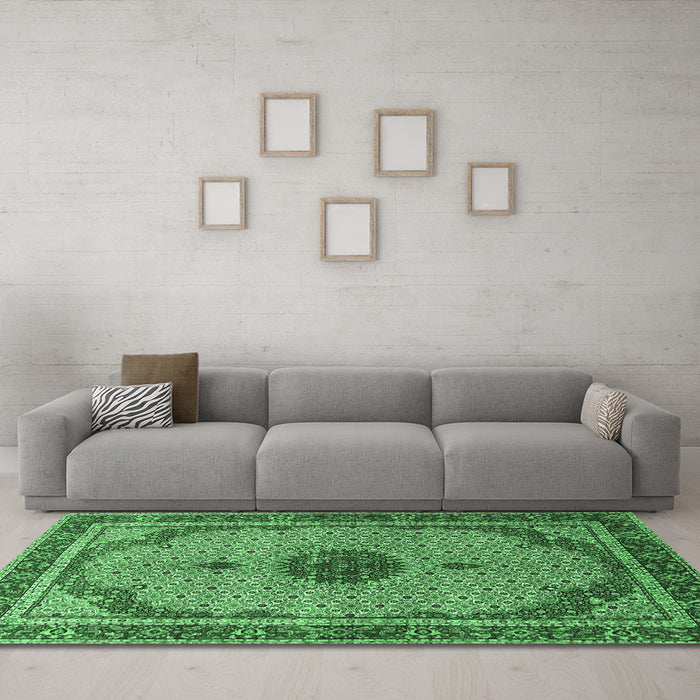 Machine Washable Persian Emerald Green Traditional Area Rugs in a Living Room,, wshtr3548emgrn