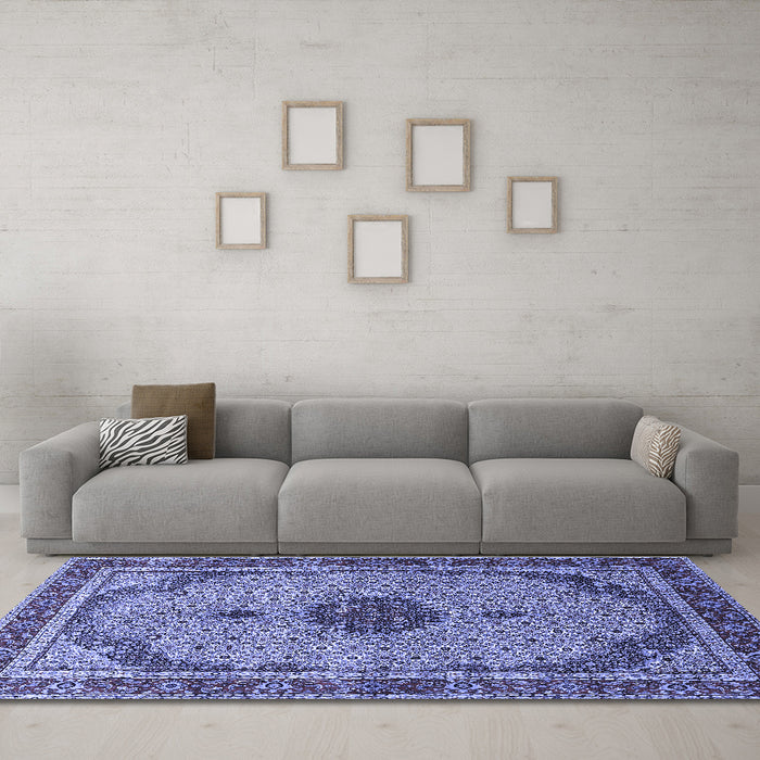 Machine Washable Persian Blue Traditional Rug in a Living Room, wshtr3548blu