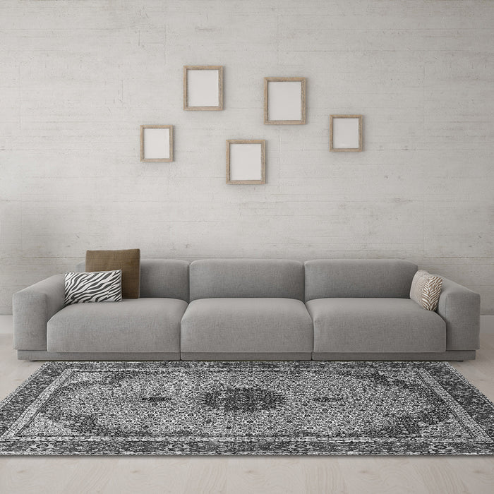 Machine Washable Persian Gray Traditional Rug in a Living Room,, wshtr3548gry