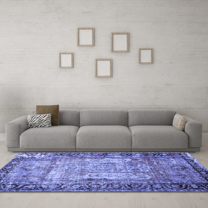 Machine Washable Persian Blue Traditional Rug in a Living Room, wshtr3549blu