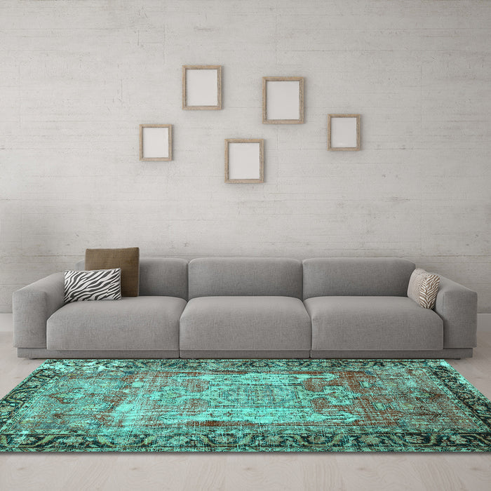 Machine Washable Persian Turquoise Traditional Area Rugs in a Living Room,, wshtr3549turq