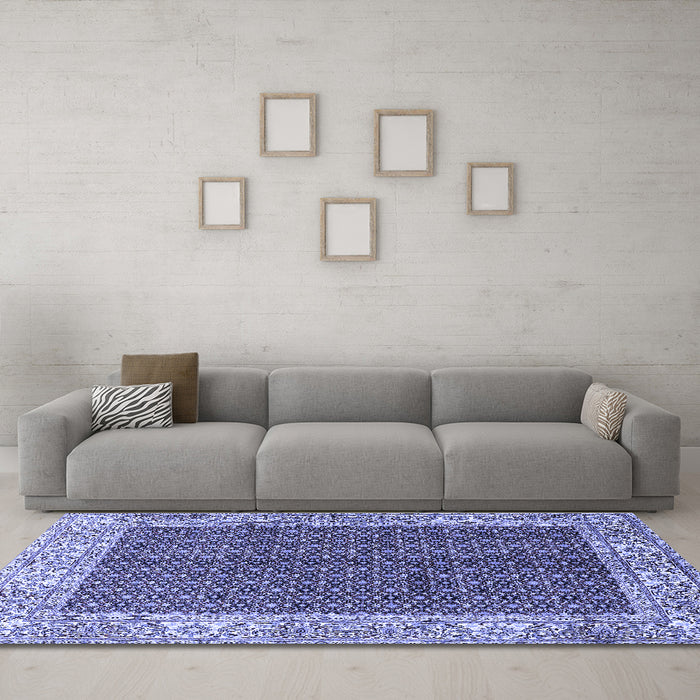 Machine Washable Persian Blue Traditional Rug in a Living Room, wshtr3550blu
