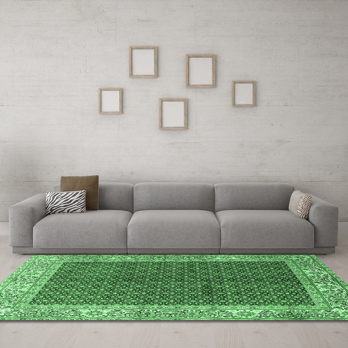 Machine Washable Persian Emerald Green Traditional Area Rugs in a Living Room,, wshtr3550emgrn