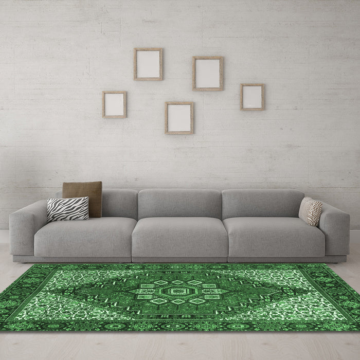 Machine Washable Persian Emerald Green Traditional Area Rugs in a Living Room,, wshtr3551emgrn