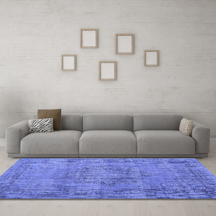Machine Washable Persian Blue Traditional Rug in a Living Room, wshtr3553blu