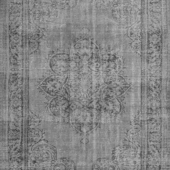 Serging Thickness of Machine Washable Persian Gray Traditional Rug, wshtr3553gry