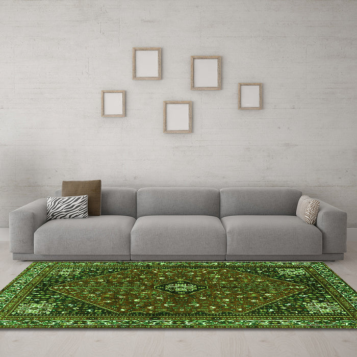 Machine Washable Persian Green Traditional Area Rugs in a Living Room,, wshtr3554grn