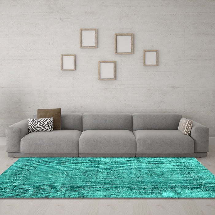 Machine Washable Persian Turquoise Traditional Area Rugs in a Living Room,, wshtr3556turq