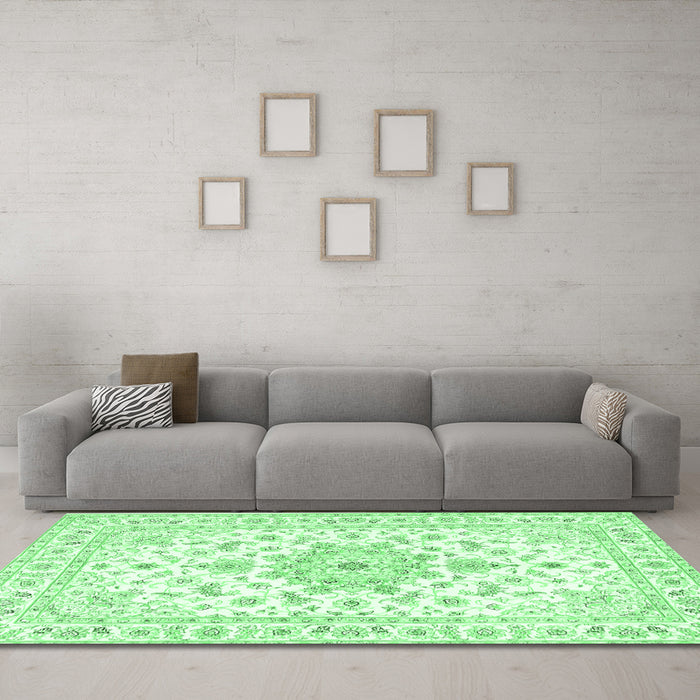 Machine Washable Persian Emerald Green Traditional Area Rugs in a Living Room,, wshtr3557emgrn