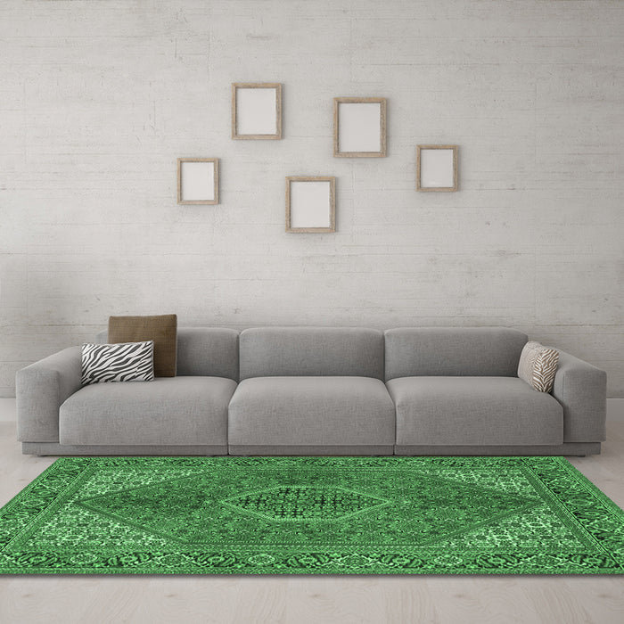 Machine Washable Persian Emerald Green Traditional Area Rugs in a Living Room,, wshtr3558emgrn