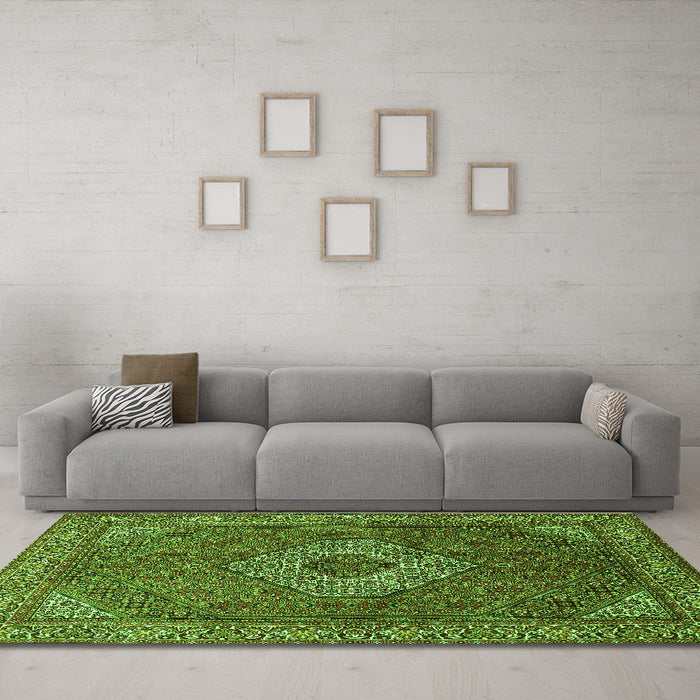 Machine Washable Medallion Green Traditional Area Rugs in a Living Room,, wshtr3559grn