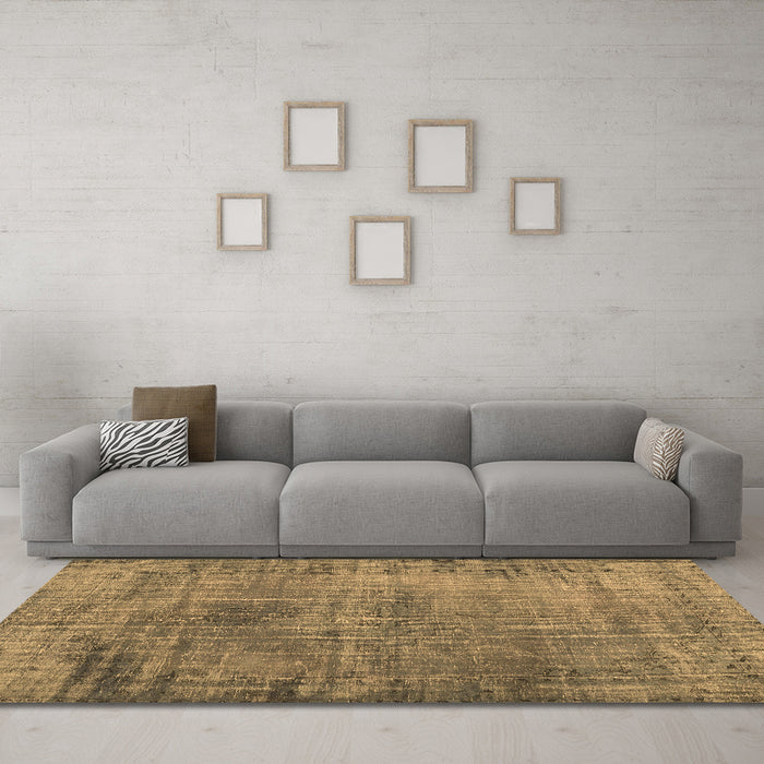 Machine Washable Persian Brown Traditional Rug in a Living Room,, wshtr3560brn