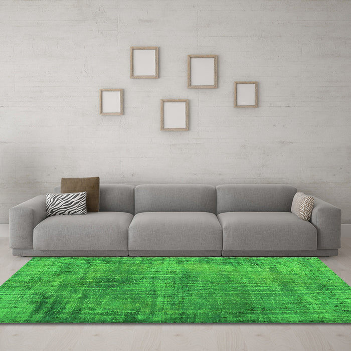Machine Washable Persian Green Traditional Area Rugs in a Living Room,, wshtr3560grn