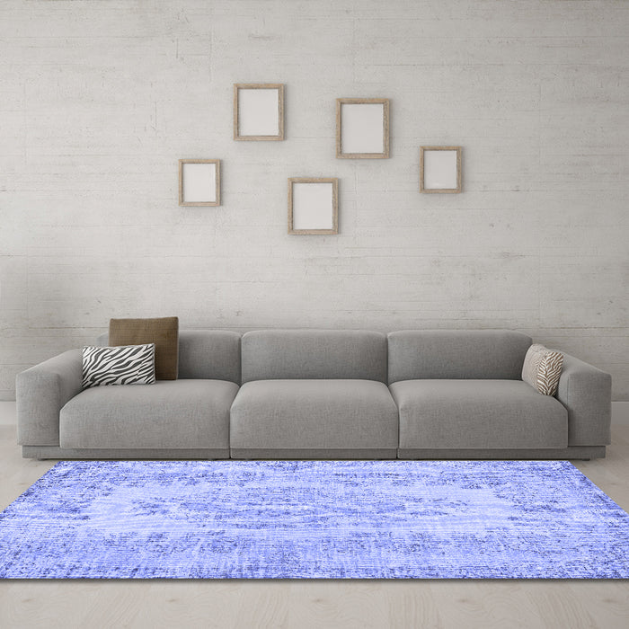 Machine Washable Persian Blue Traditional Rug in a Living Room, wshtr3561blu