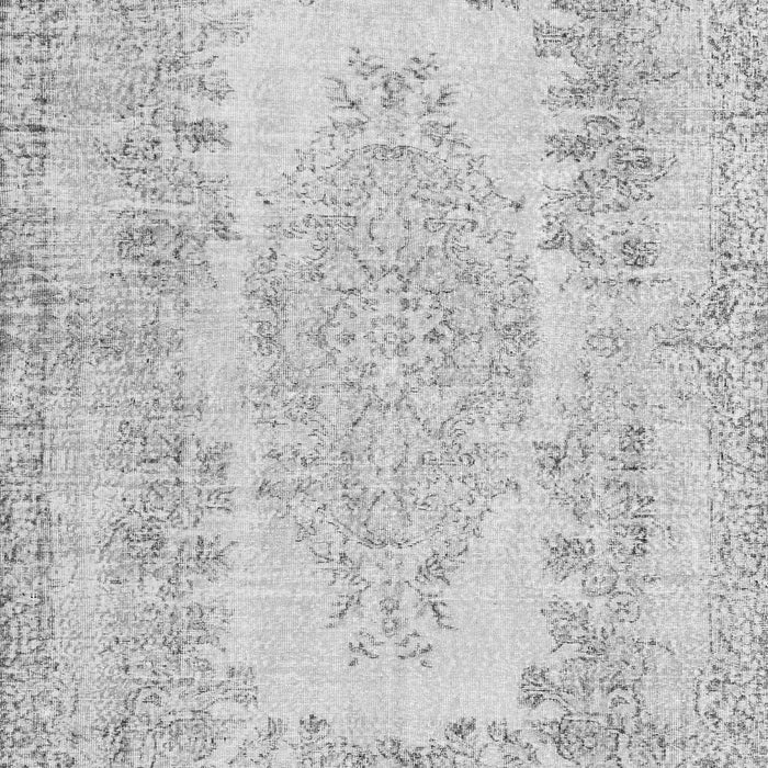 Serging Thickness of Machine Washable Persian Gray Traditional Rug, wshtr3561gry
