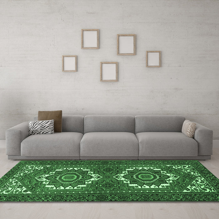 Machine Washable Persian Emerald Green Traditional Area Rugs in a Living Room,, wshtr3562emgrn