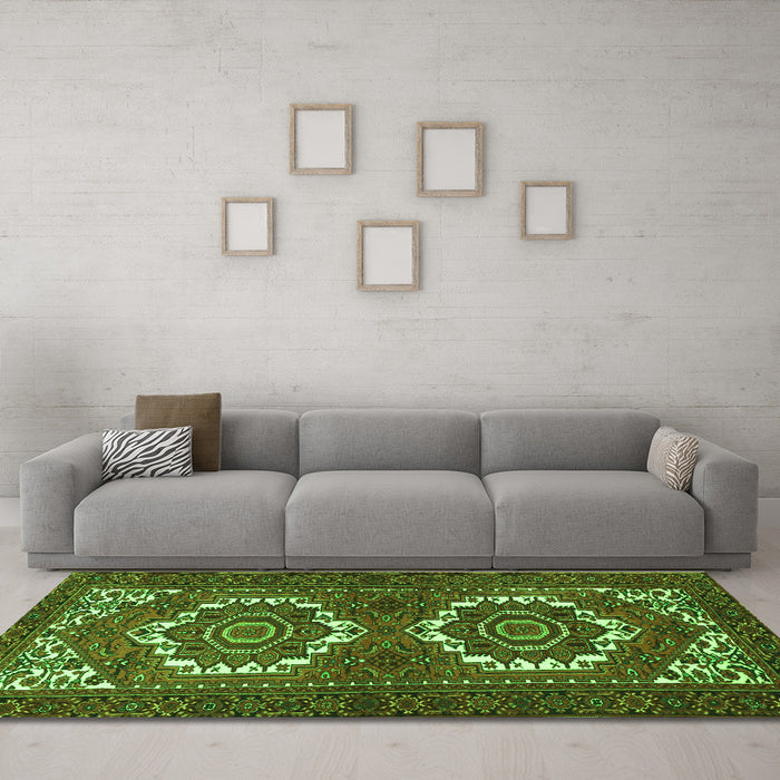 Machine Washable Persian Green Traditional Area Rugs in a Living Room,, wshtr3562grn