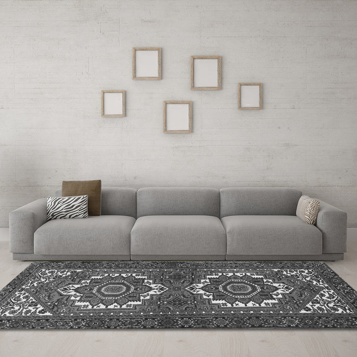 Machine Washable Persian Gray Traditional Rug in a Living Room,, wshtr3562gry