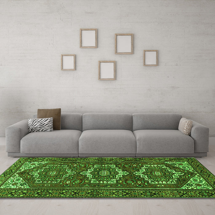Machine Washable Persian Green Traditional Area Rugs in a Living Room,, wshtr3563grn
