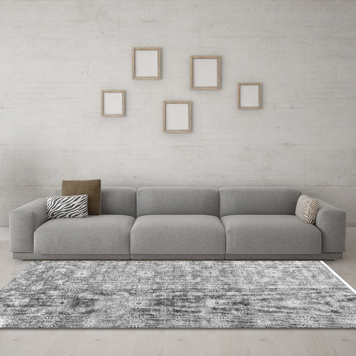 Machine Washable Persian Gray Traditional Rug in a Living Room,, wshtr3566gry