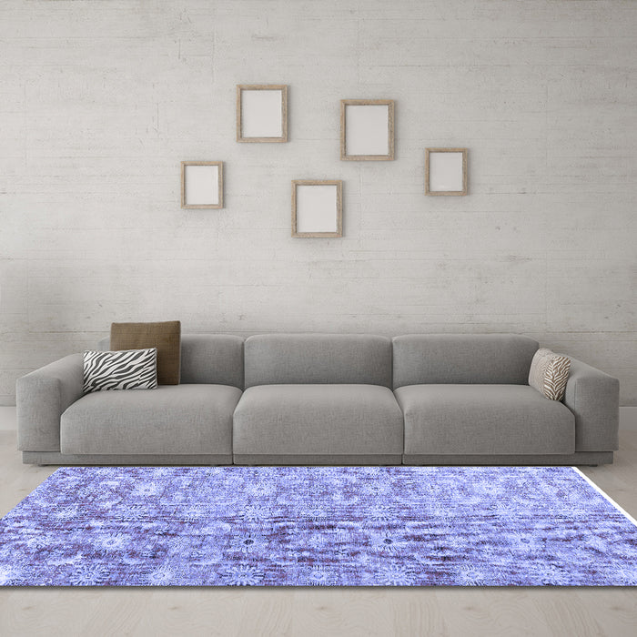 Machine Washable Persian Blue Traditional Rug in a Living Room, wshtr3566blu