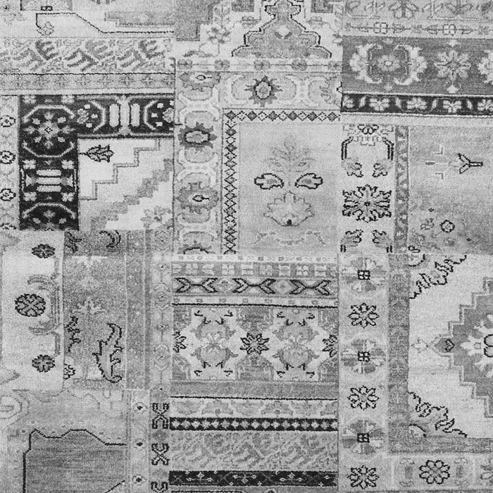 Serging Thickness of Machine Washable Persian Gray Traditional Rug, wshtr3567gry