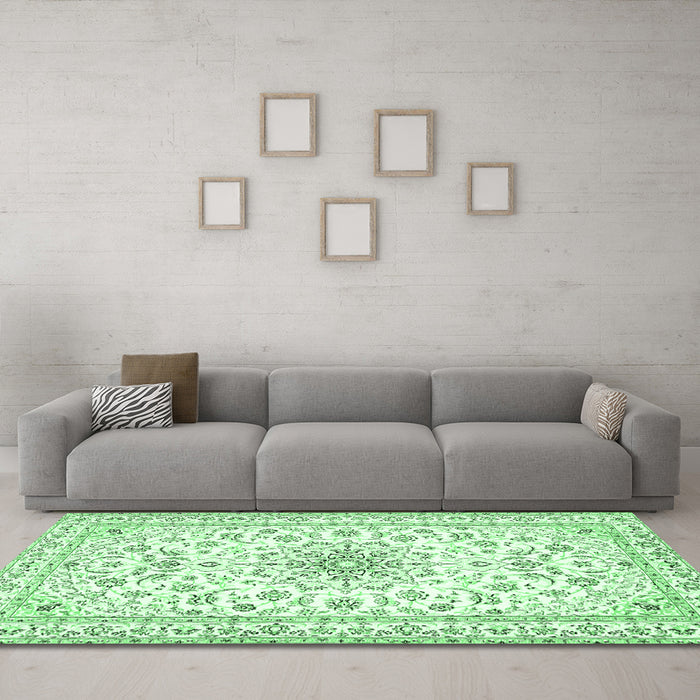 Machine Washable Medallion Emerald Green Traditional Area Rugs in a Living Room,, wshtr356emgrn