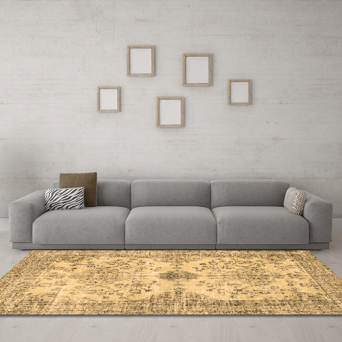 Machine Washable Persian Brown Traditional Rug in a Living Room,, wshtr3570brn