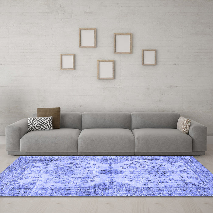Machine Washable Persian Blue Traditional Rug in a Living Room, wshtr3570blu