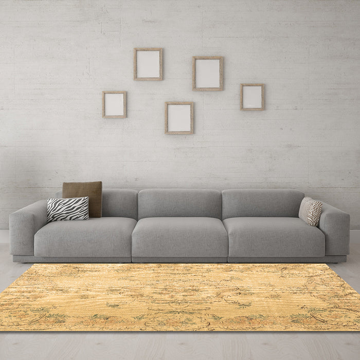 Machine Washable Persian Brown Traditional Rug in a Living Room,, wshtr3571brn