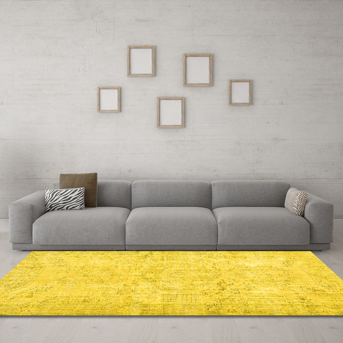 Machine Washable Persian Yellow Traditional Rug in a Living Room, wshtr3573yw
