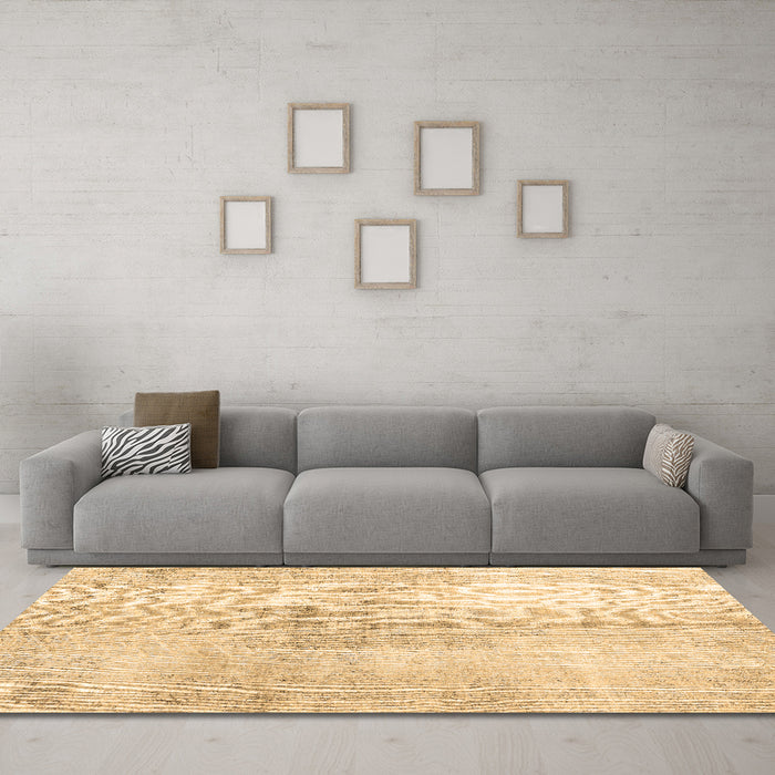 Machine Washable Persian Brown Traditional Rug in a Living Room,, wshtr3574brn