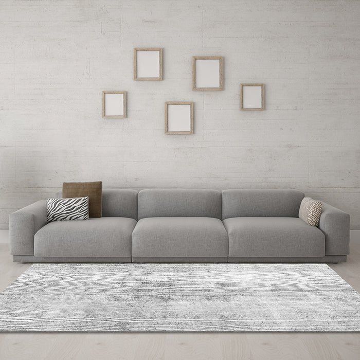 Machine Washable Persian Gray Traditional Rug in a Living Room,, wshtr3574gry