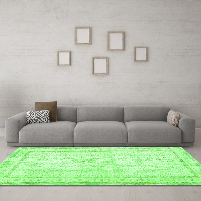 Machine Washable Persian Green Traditional Area Rugs in a Living Room,, wshtr3579grn