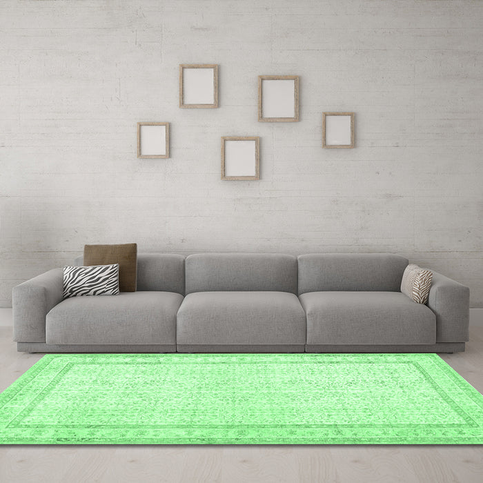Machine Washable Persian Emerald Green Traditional Area Rugs in a Living Room,, wshtr3579emgrn